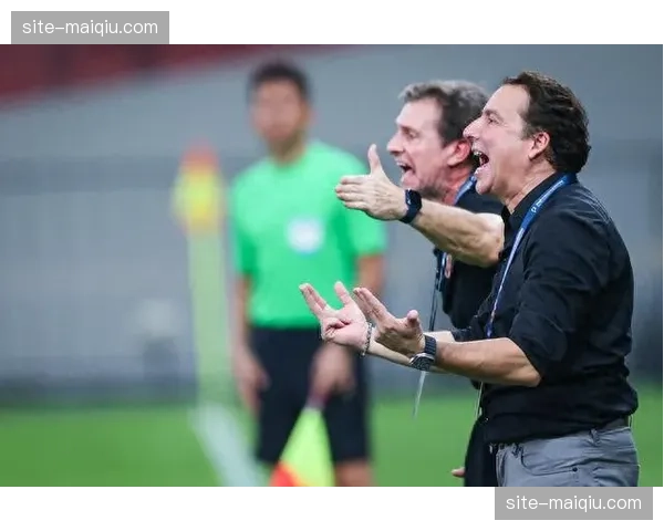 西亚卡姆称教练信任促背打 将持续运用直至被阻止 西亚卡姆称教练信任促背打 将持续运用直至被阻止